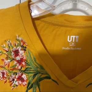 Uniqlo tee